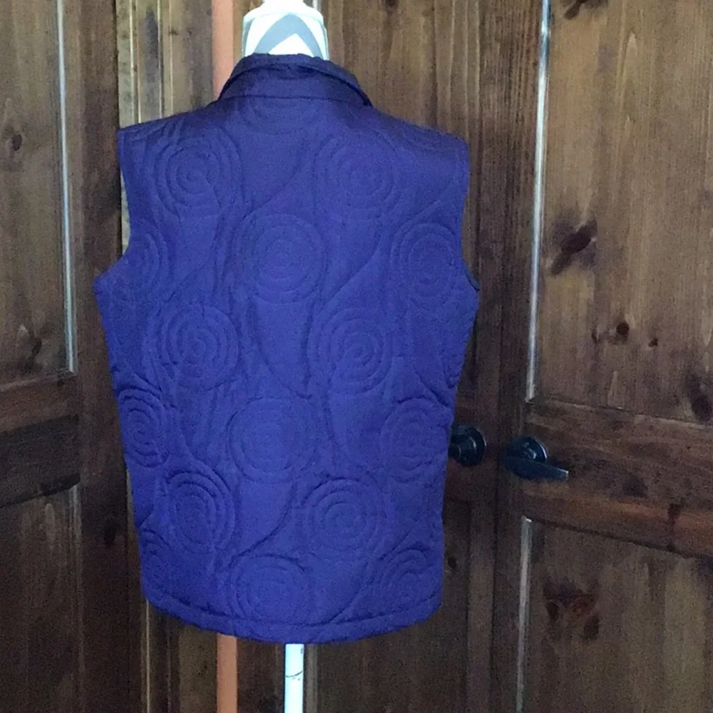 Vest - Picture 2 of 3